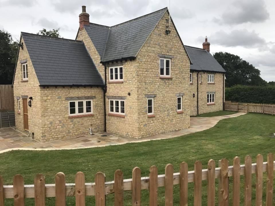 Apartamento Denbrae Brackley  Exterior foto